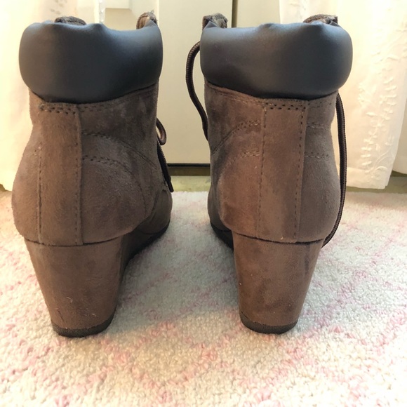 ⭐️Wedge Brown and Black Ankle Boots - Picture 4 of 4